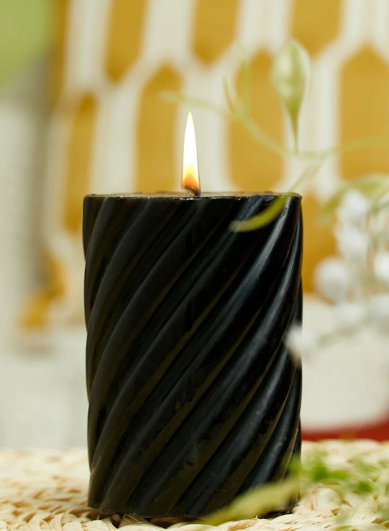 present time Black Medium Pillar Swirl Candle
