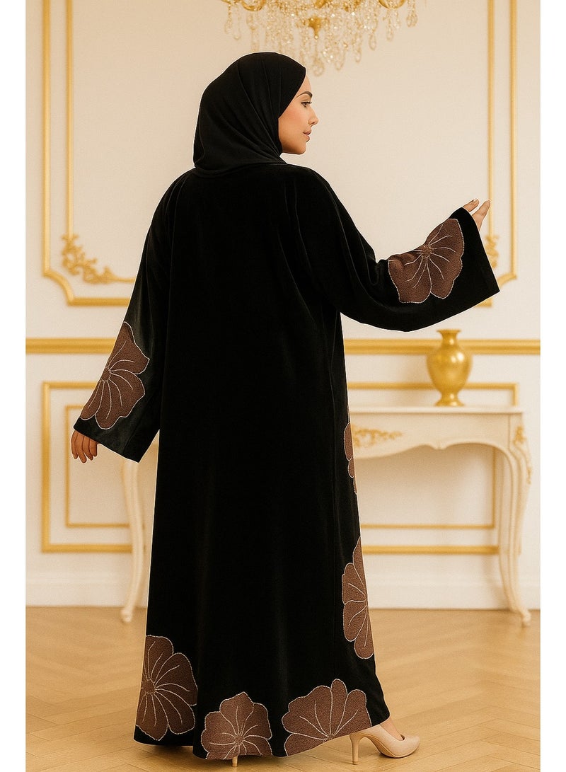 عباية سوداء أنيقة مع تطريز زهور مخملي - Image 1