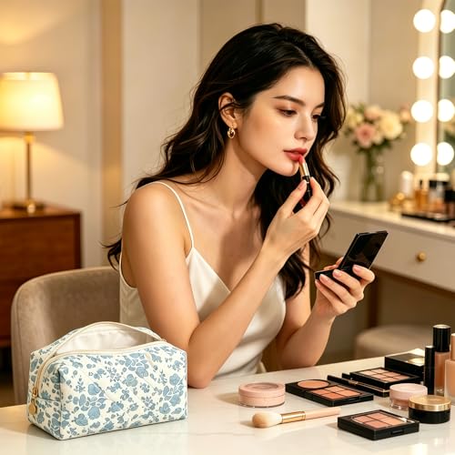 WHHJM Cute Floral Makeup Bag Small Cotton Quilted Cosmetic Bag Aesthetic Essential Bag Emergency Bag Gift for Women Girls Travel Accessories Blue Floral - Image 3
