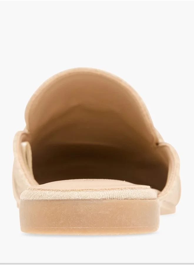 فلورا بيلا من شو إكسبرس Women Textured Slip-On Mules with Metal Accent
