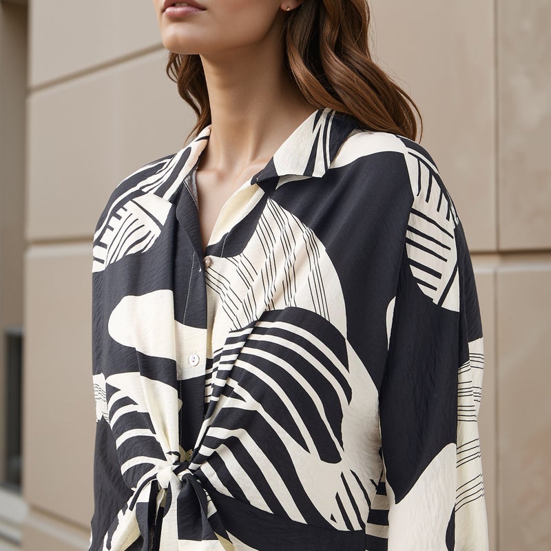 ايكونيك فستان قميص بطبعة أيقونية شاملة مع تفاصيل عقدة - Image 4