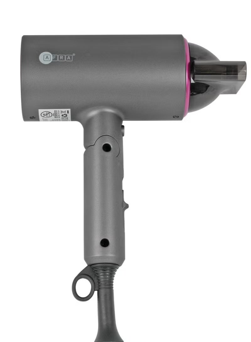 مجفف شعر AFRA، طراز AF-1400HDPG، بقوة 1400 واط، مزود بمحرك تيار مستمر، ووظيفة الهواء البارد، ومكثف، ووظيفة الأيونات، وإعدادات متعددة لدرجة الحرارة، ومقبض قابل للطي مع حلقة تعليق، طراز AF-1400HDPG، ضمان لمدة عامين.