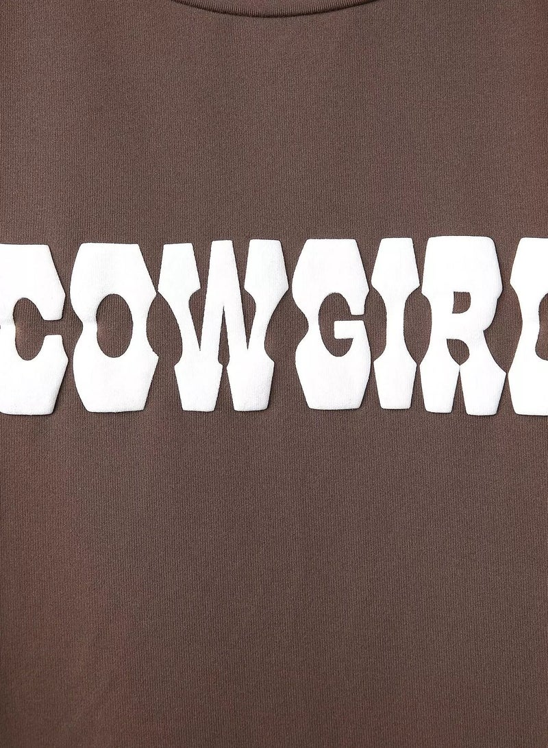 Letter Graphic Crop Tee  - Image 5