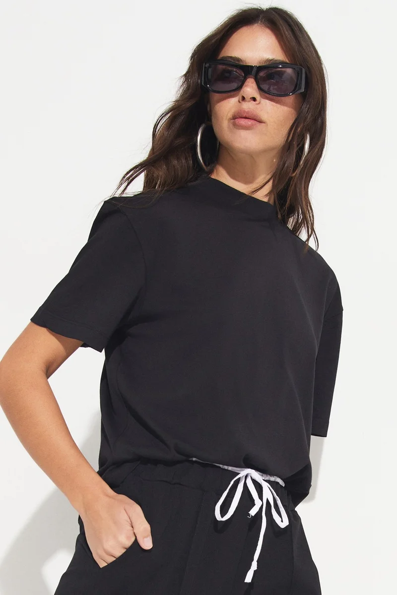 JUNE Basic Ribbed Collar T-Shirt