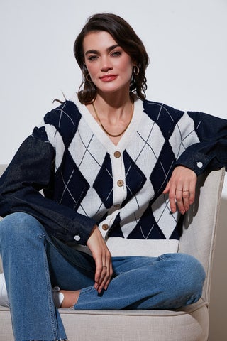 Patterned Regular Fit Buttoned V Neck Crop Cardigan Women's CARDIGAN 4615553 - pzsku/Z2A36A0DBF7D6BDB37F18Z/45/_/1741264961/e241da51-4319-4ef4-86dd-4121f8ce6e2c