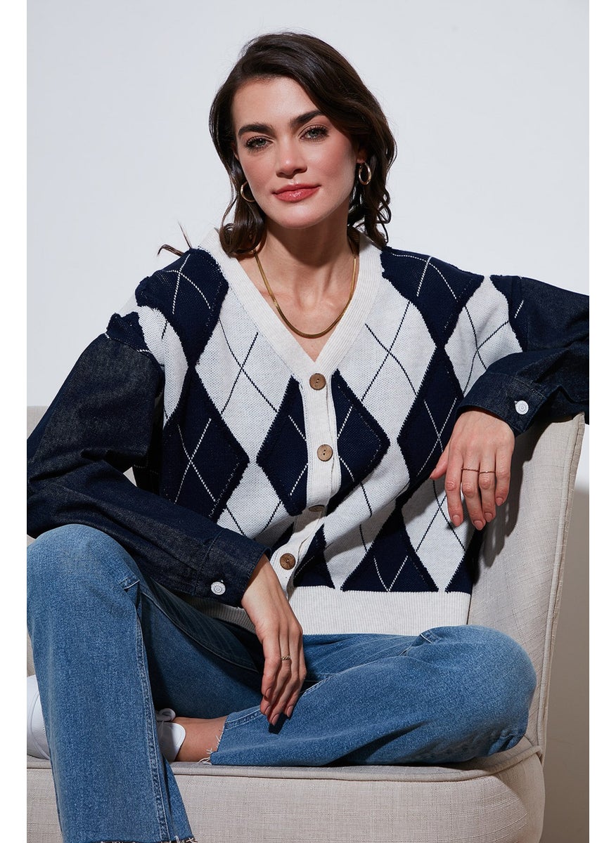 Lela Patterned Regular Fit Buttoned V Neck Crop Cardigan Women's CARDIGAN 4615553  - Image 1