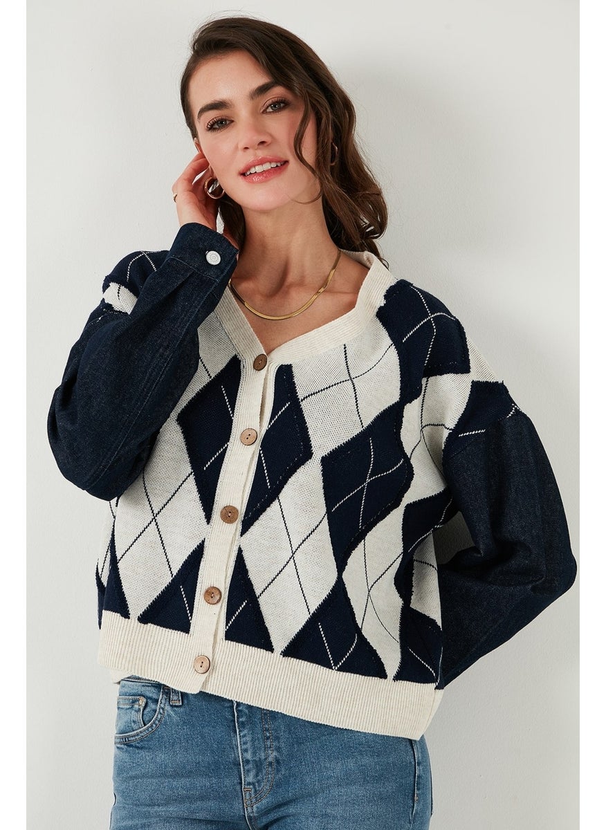 Lela Patterned Regular Fit Buttoned V Neck Crop Cardigan Women's CARDIGAN 4615553  - Image 5