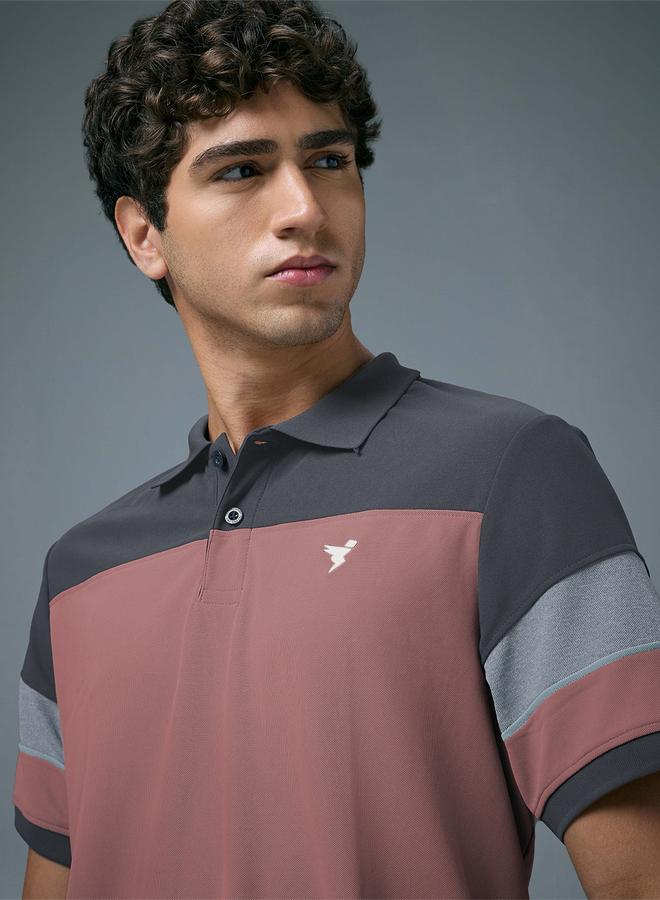 تكنوسبورت بولو بيكيه بقصة ضيقة ونمط كتل الالوان - Image 4