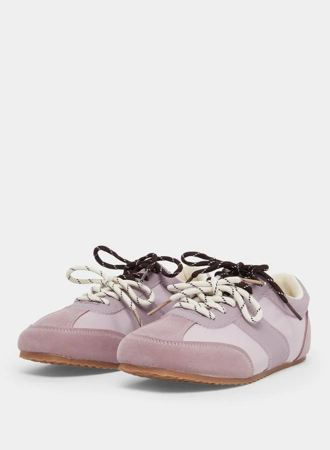 Styli Styli Classic Dual Tone Lace-Up Sneakers