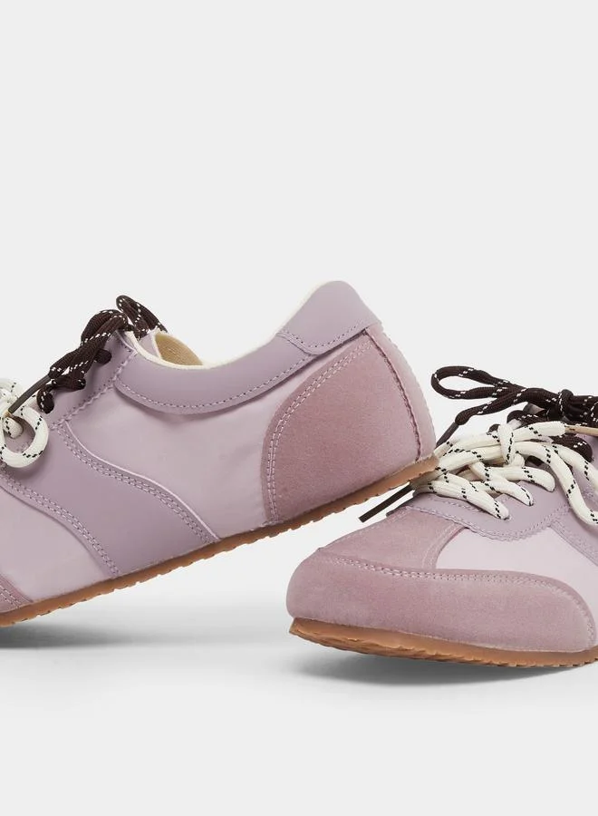 Styli Styli Classic Dual Tone Lace-Up Sneakers