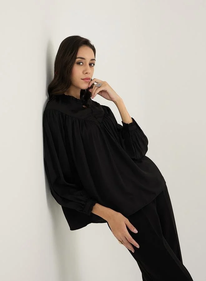 Femmella Femmella Solid Balloon Sleeve Pleated Top with Button Detail