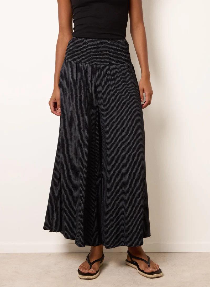 بلو فانيلا Wide Leg Shirred Waist Wavy Trousers