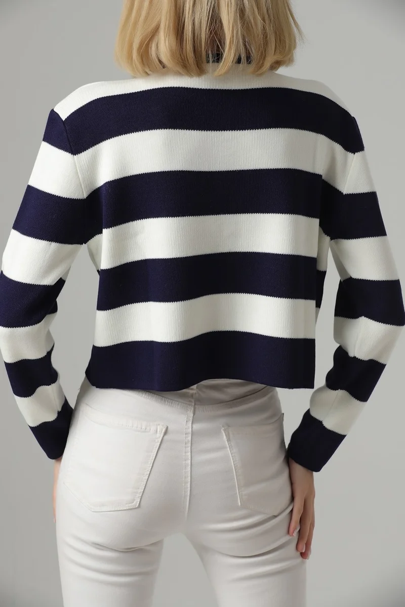 وينتر كلوب Women's Crew Neck Navy Blue Striped Crop Cardigan