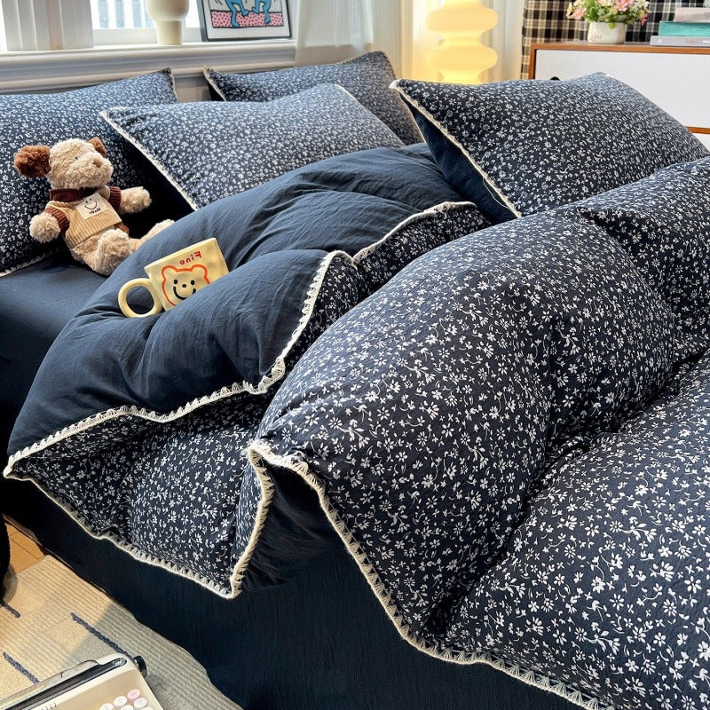 4pcs Set: Japanese-Korean Vintage Mixed Style Pastoral Small Floral Print Set - Includes 1 Duvet Cover + 1 Flat Sheet + 2 Pillowcases (No Filler). The Fabric Is Soft, Skin-friendly, Breathable, and Moisture-wicking to Prevent Stuffiness. Pairs Well - Image 5