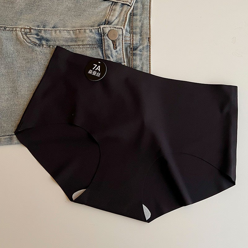 Seamless Soft Antibacterial Mid-Waist Girls Briefs Black - Image 1