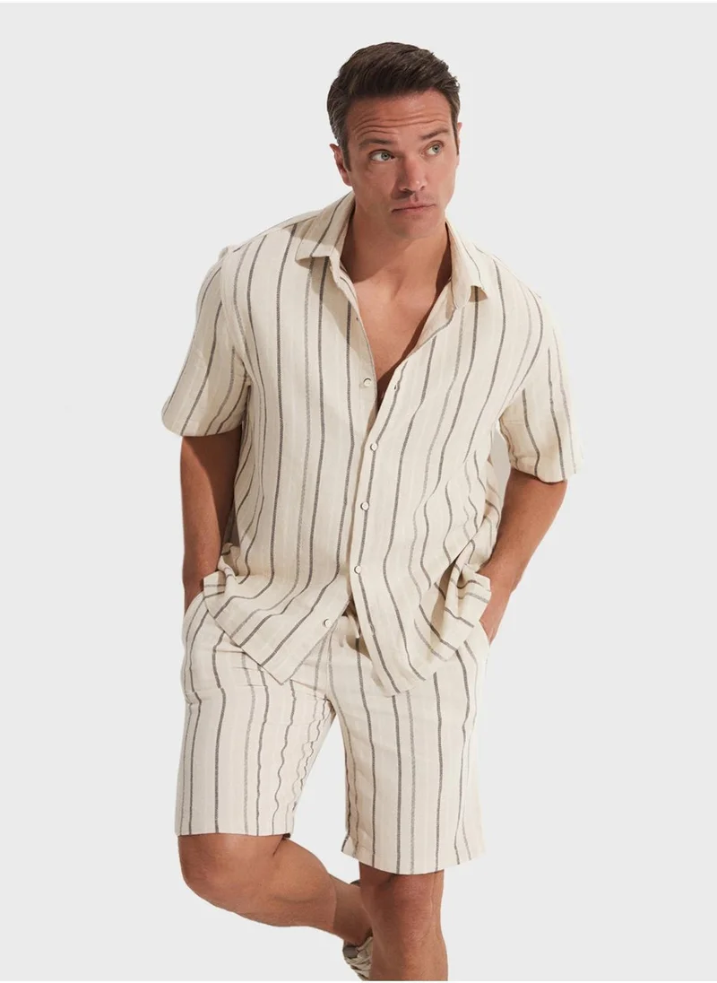 جون Striped Essential Shorts