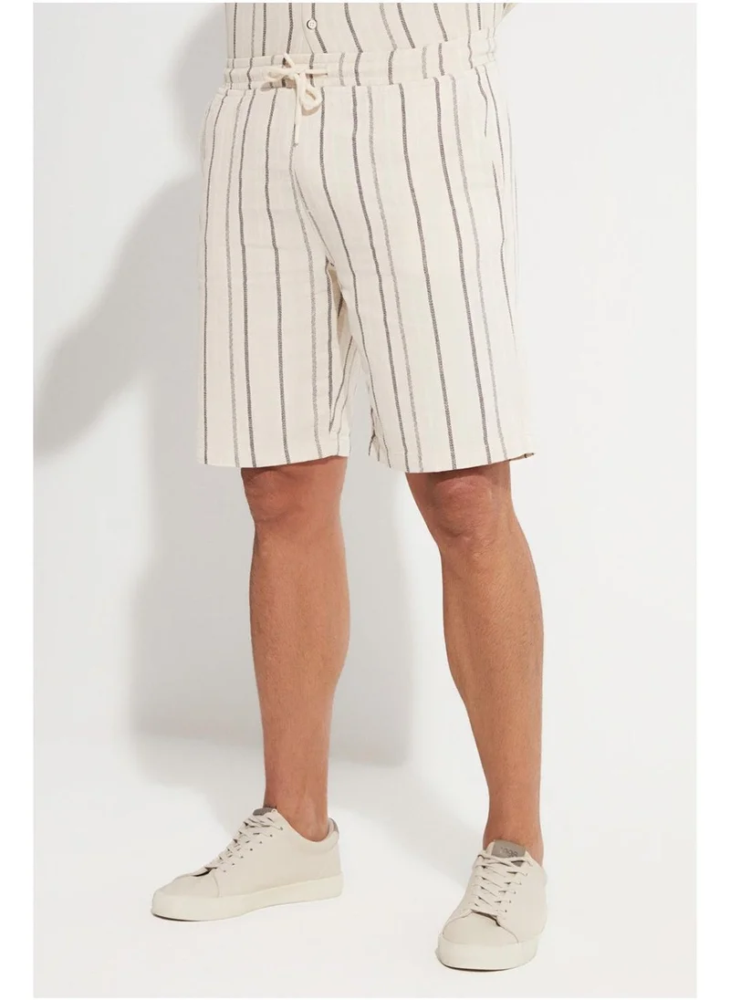 جون Striped Essential Shorts