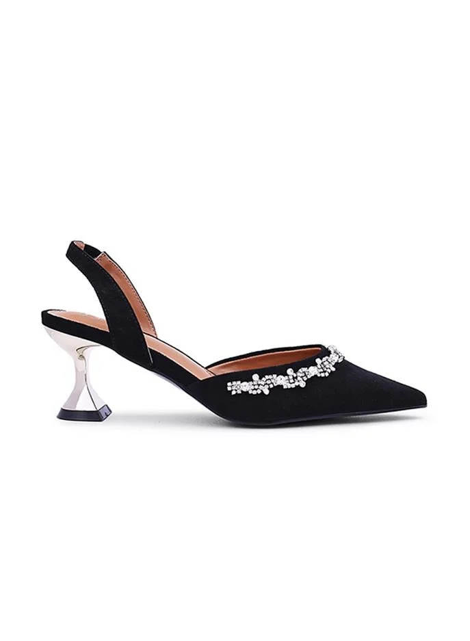 Stylish heel shoes that elevate any outfit.