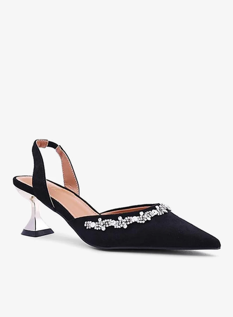 كابلي أحذية كعب عصرية ترفع من مستوى أي إطلالة.