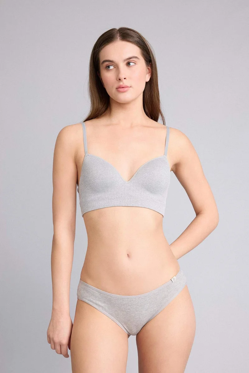 ديفاكتو Padded Seamless Non-Wired Bra