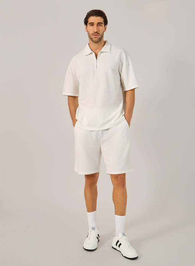 ستايلي طقم بولو وشورت بقصة مريحة ونقشة بارزة - Image 1