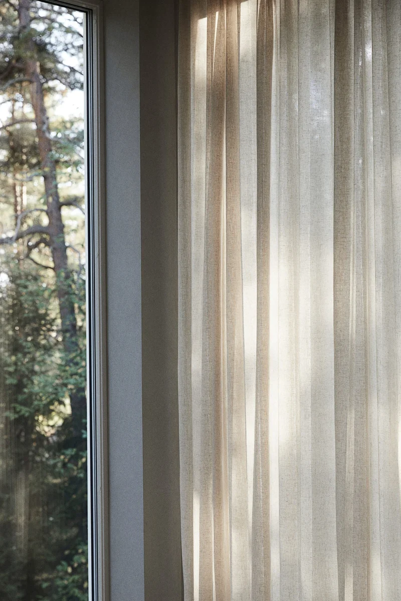 اتش اند ام ستائر من مزيج الكتان - عبوة من قطعتين