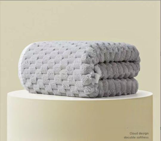 Home-Cloud HomeCloud Microfiber Soft & Fuffy Bath Towel 400 GSM with Hanging Loop| 3X Softer Than Cotton Towels | Highly Absorbent| Perfect for Home, Pool & Gym | Set of 2 (1Bath(140x72cm), 1Face Towel(75x35cm) - Image 3