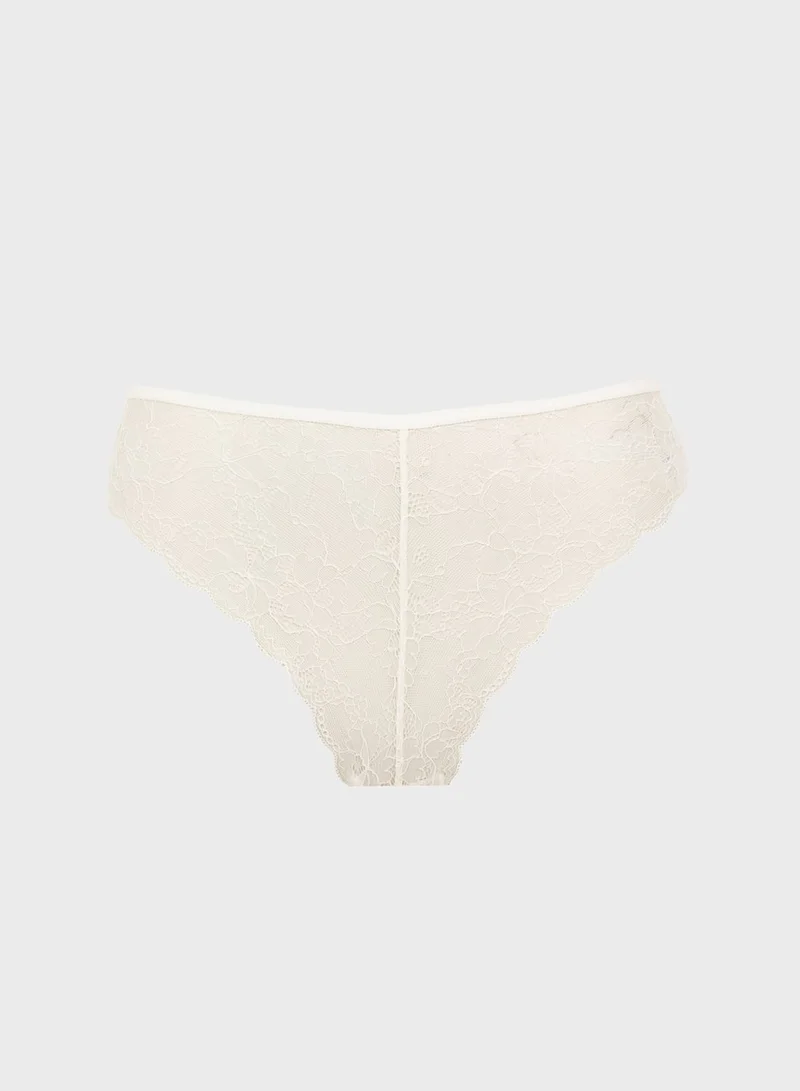 DeFacto High Leg Brief