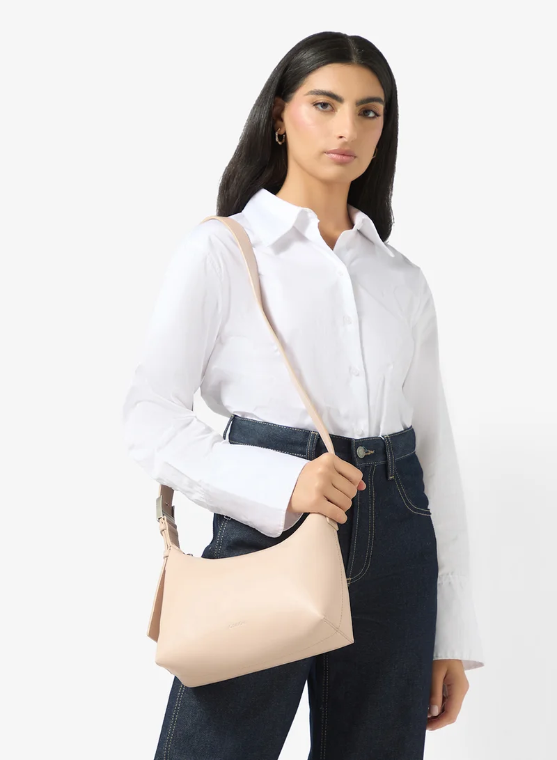CALVIN KLEIN MEDIUM CROSSBODY BAG WITH HARDWARE STRAP
