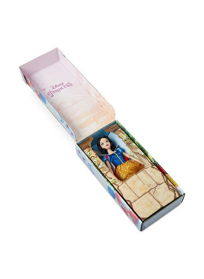 Disney store دميه الأميرات الكلاسيكية من ديزني ستور (سنو وايت)، 11 بوصة، تشمل فرشاة بتفاصيل مصبوبة، لعبة قابلة للتشكيل بالكامل بزي كلاسيكي - ألعاب الأميرات من ديزني للفتيات - Image 3