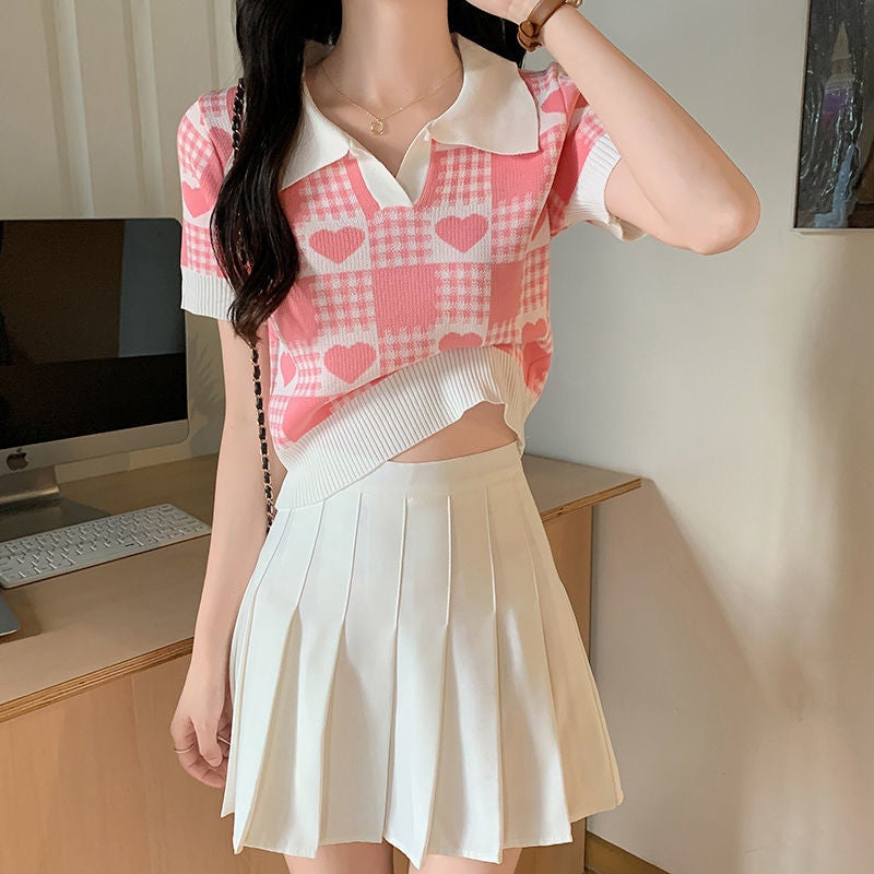 Chic Slim-Fit Knit Polo Tee for Women Pink  - Image 1