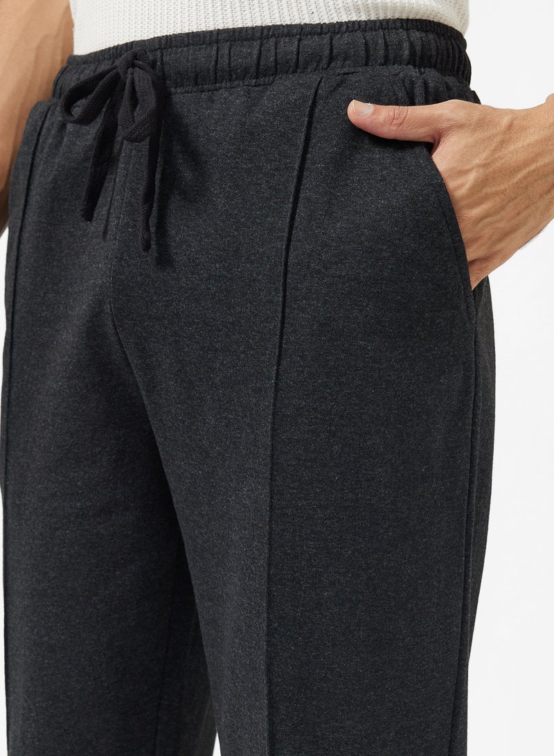 سفنتي فايف بيسيكس بنطلون رياضي بقصة مريحة وكسرات - Image 4