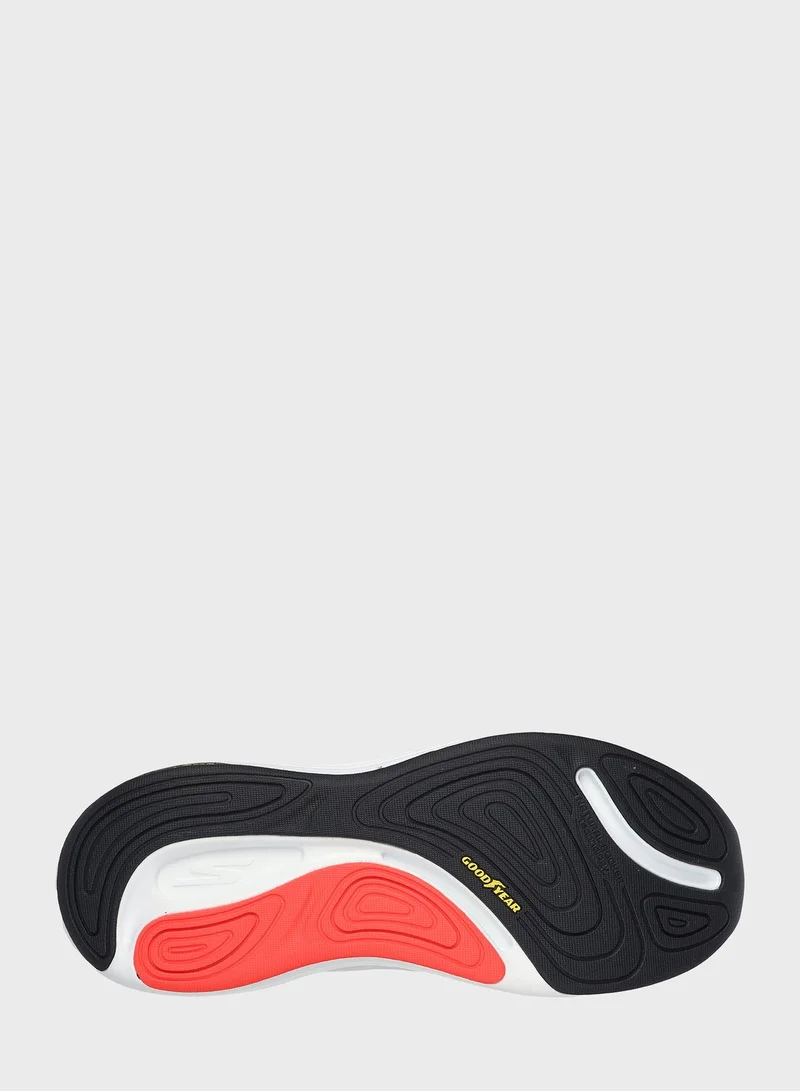 SKECHERS Max Cushioning Suspension