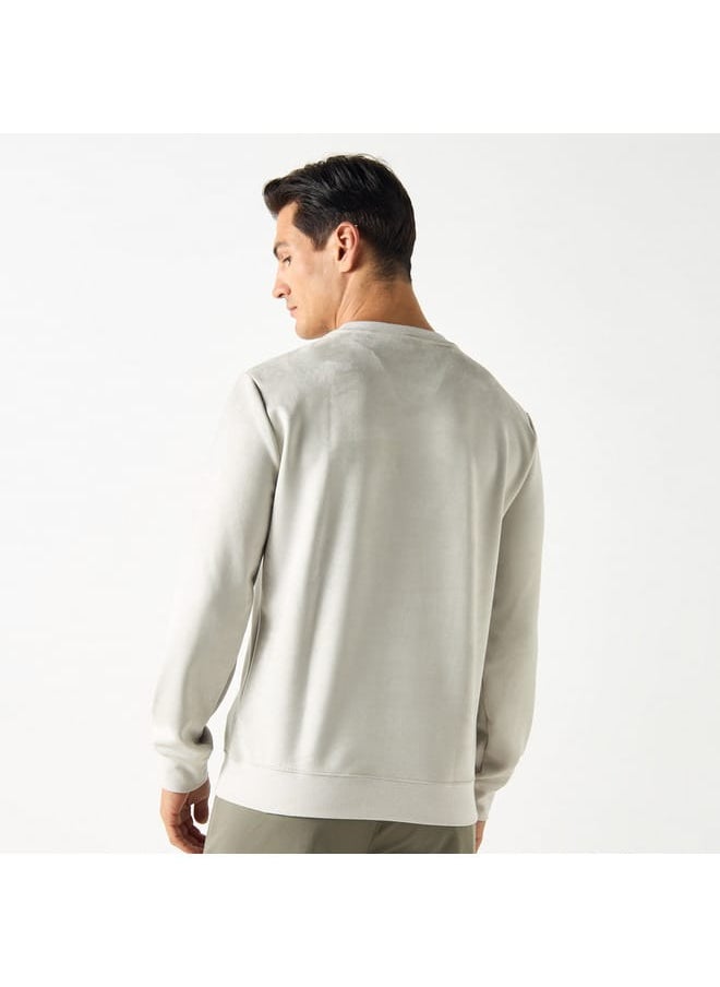 Iconic Iconic Solid Sweatshirt with Round Neck and Long Sleeves  - Image 3