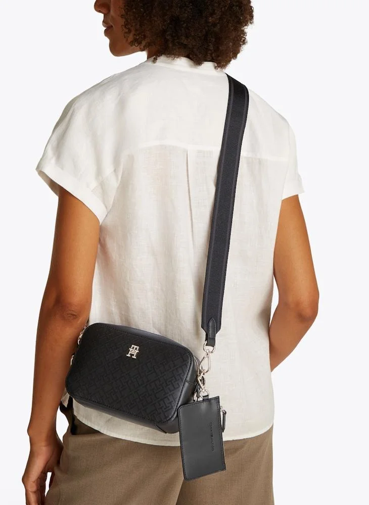 TOMMY HILFIGER CAMERA BAG
