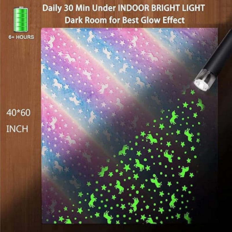 إسكدنيا بطانية مخصصة تتوهج في الظلام للبنات، 60 × 40، بطانية صوف قطيفة ناعمة ومريحة للغاية، هدايا عيد ميلاد للبنات والاولاد، بطانية اطفال بالوان قوس قزح، للاطفال من سن 3-12 سنة (يونيكورن) - Image 3