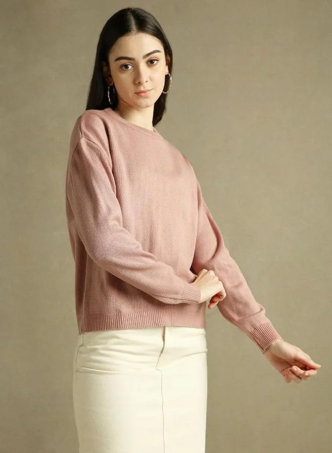 دينيس لينغو سويتر بتفاصيل محبوكة وياقة دائرية