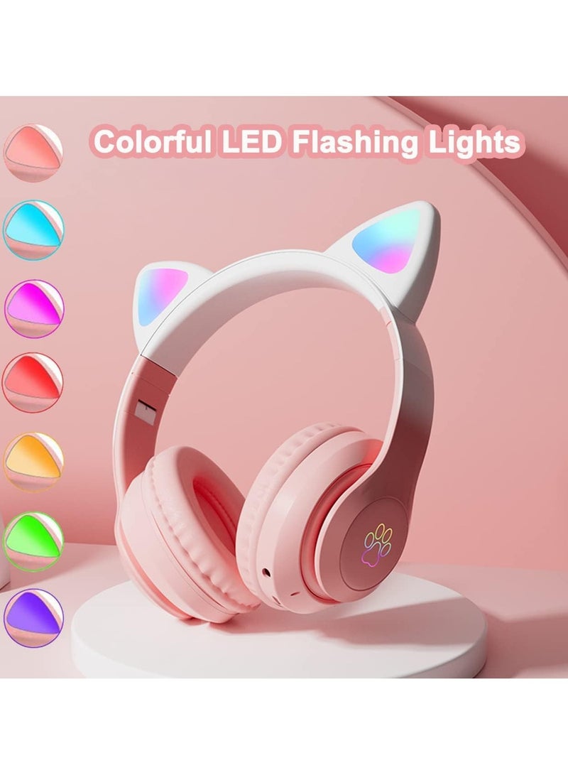 سماعات رأس للأطفال مزودة بميكروفون/إضاءة LED RGB، سماعات بلوتوث بتصميم أذن قطة، تحديد مستوى الصوت 94 ديسيبل، سماعات ستيريو قابلة للطي تغطي الأذن بالكامل للأطفال، مناسبة للأجهزة اللوحية/المدرسة/أجهزة iPad/الهواتف الذكية (لون وردي) - Image 4