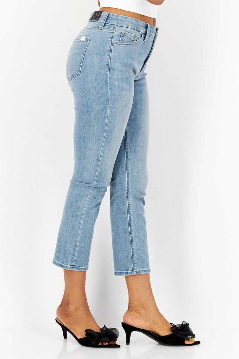 Jen 7 Women Ankle Straight Stretchable Jeans, Light Washed Blue - Image 4