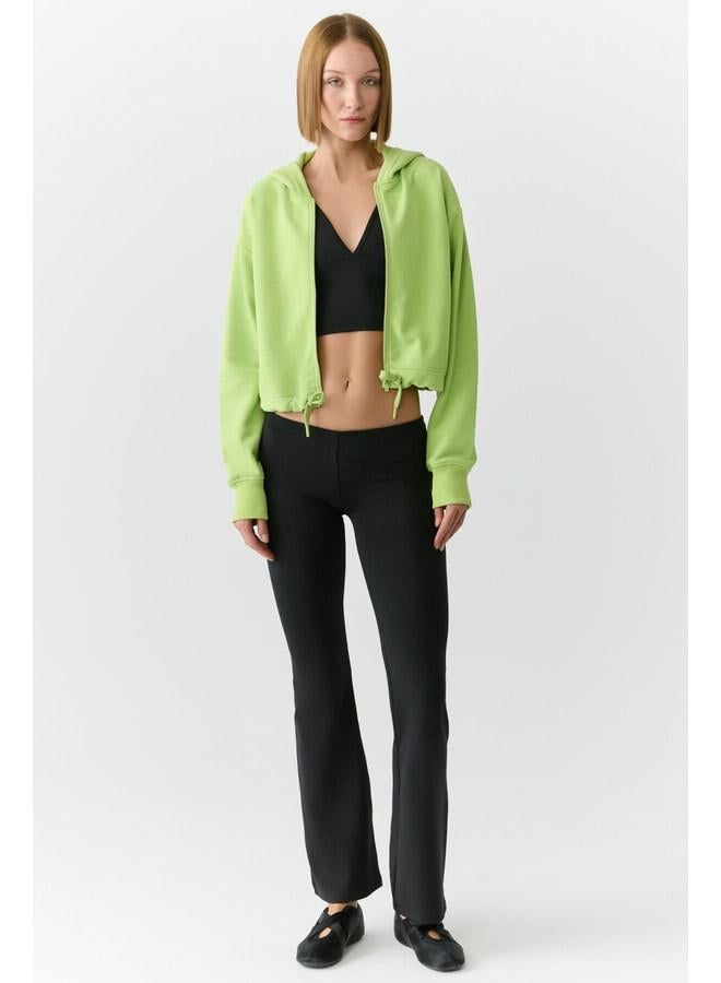 URBAN BEAT Tıanna Women's Hooded Long-Sleeved Zip-Up Relaxed-Fit Pistachio Green Sweatshirt. - Image 2