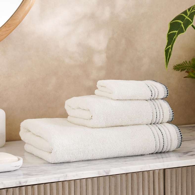 Pan Home Austin Border Hand Towel 50x90cm - White - Image 4