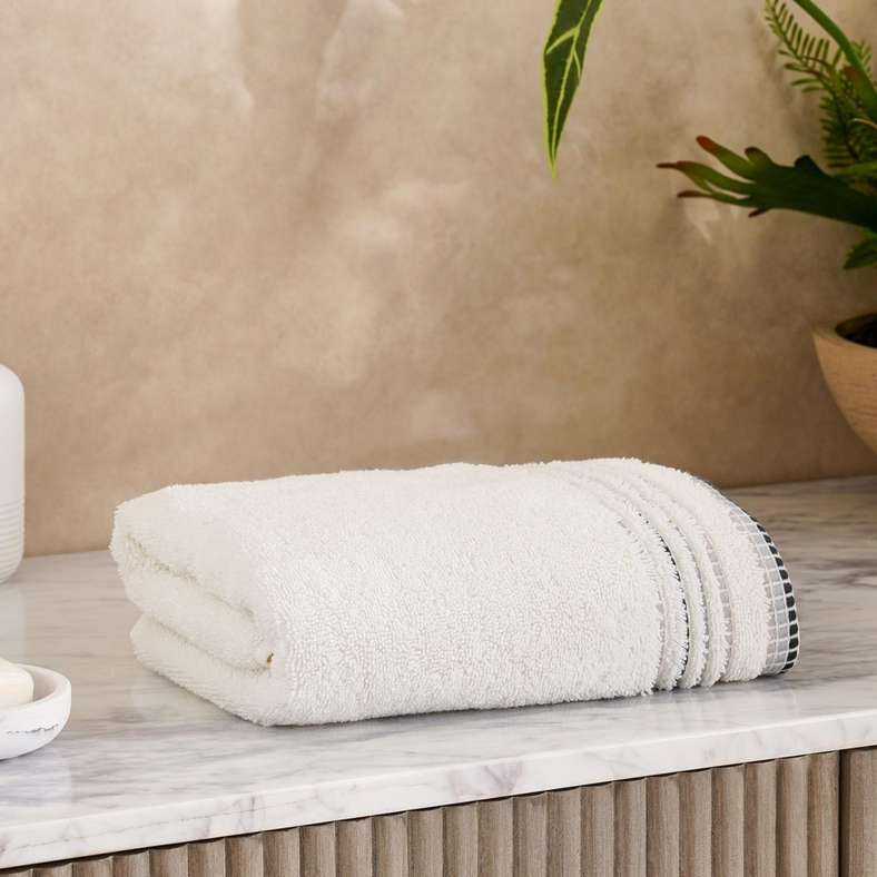 Pan Home Austin Border Hand Towel 50x90cm - White - Image 1