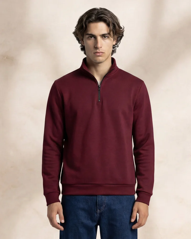 ردتاغ سويت شيرت رجالي عنابي اللون بنصف سحاب وشعار على الصدر