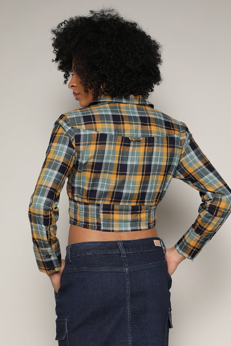 Campus Sutra Women's Multicolour Tartan Plaid Cinched Cropped Shirt  - Image 5
