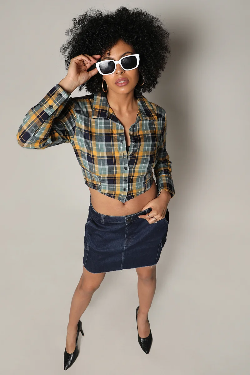 كامبوس سوترا Women's Multicolour Tartan Plaid Cinched Cropped Shirt