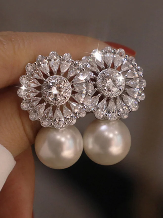 Styli Snowflake Pearl Dangle Earrings