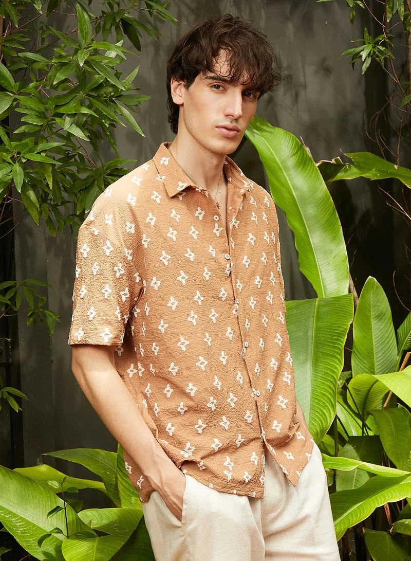 Campus Sutra Men's Tan Brown Floral-Tactile Oversized Shirt