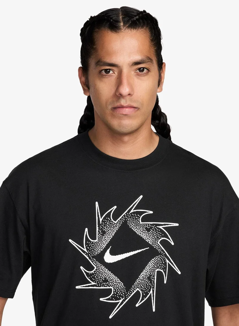 Nike BLACK Nsw Loose Fit Swoosh T-Shirt for Men | Best Price UAE
