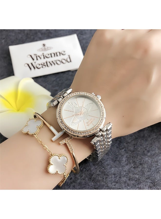 فيفيان ويستوود Minimalist Beauty: A Watch That Complements Every Outfit - Image 2