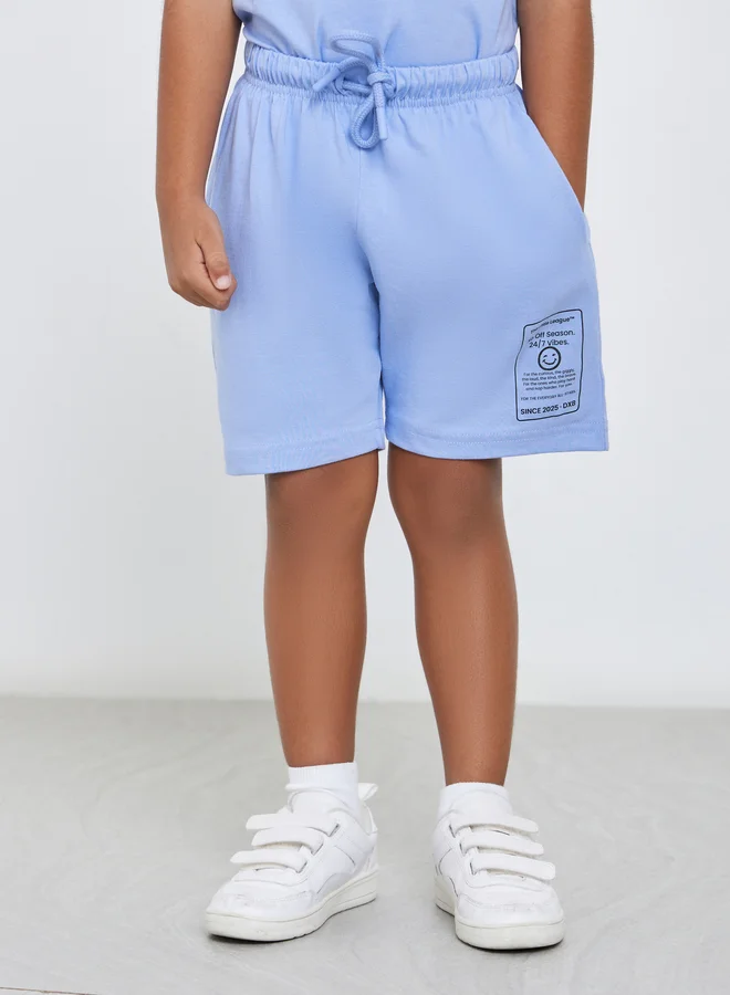 ستايلي طقم منسق من شورت وتيشيرت بطبعة جرافيك